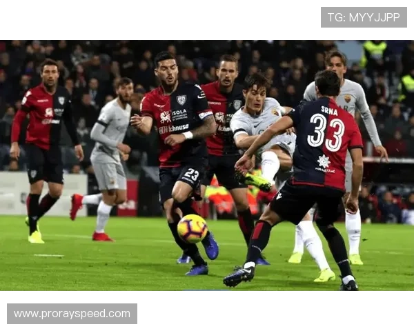 莱切2-0逆袭卡利亚里,米兰旧将索蒂尔闪耀全场 莱切2-0逆袭卡利亚里,米兰旧将索蒂尔闪耀全场